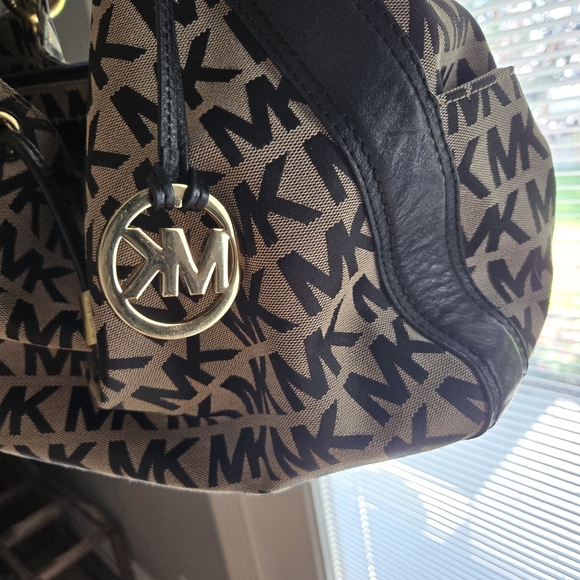 Michael Kors Black and Tan Women's Bag - Picture 3 of 13